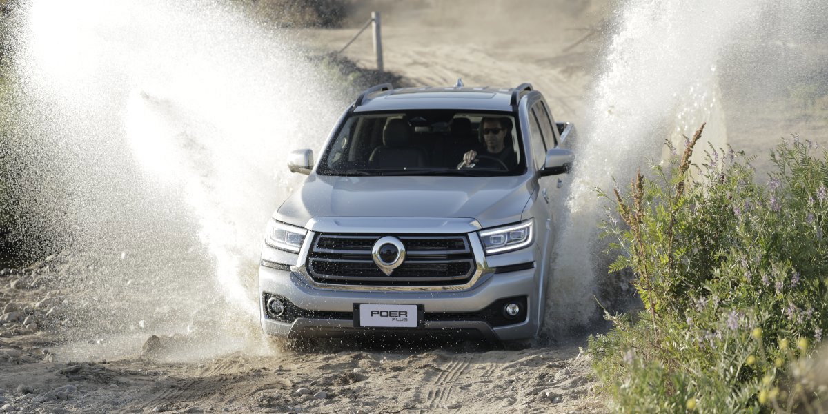 Pick up diésel Poer 2.4 Turbo en aventura off road